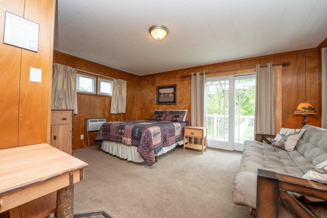 Shore Meadows Lodge Llc Lake George Bagian luar foto