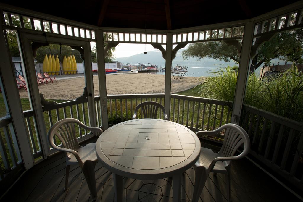 Shore Meadows Lodge Llc Lake George Bagian luar foto