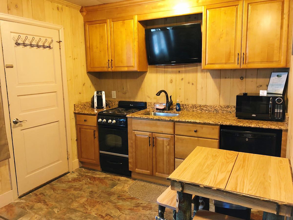 Shore Meadows Lodge Llc Lake George Bagian luar foto