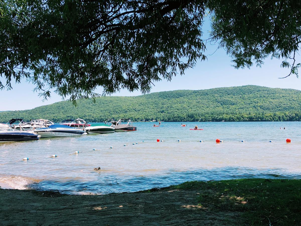 Shore Meadows Lodge Llc Lake George Bagian luar foto